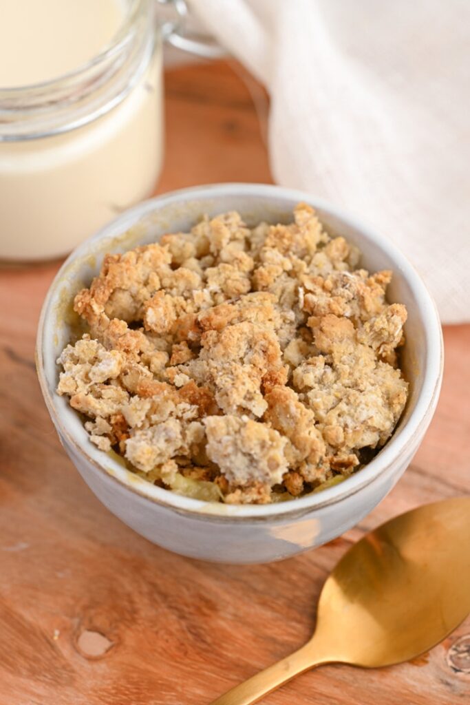 protein banana crumble with oats