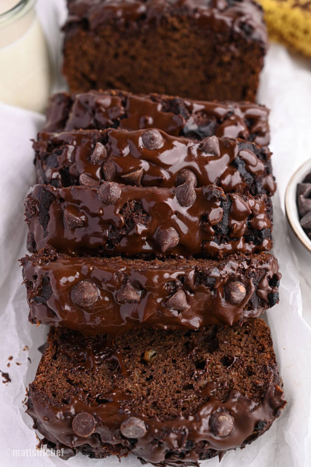 Extra Moist Chocolate Banana Bread {Healthy & Oil-free}