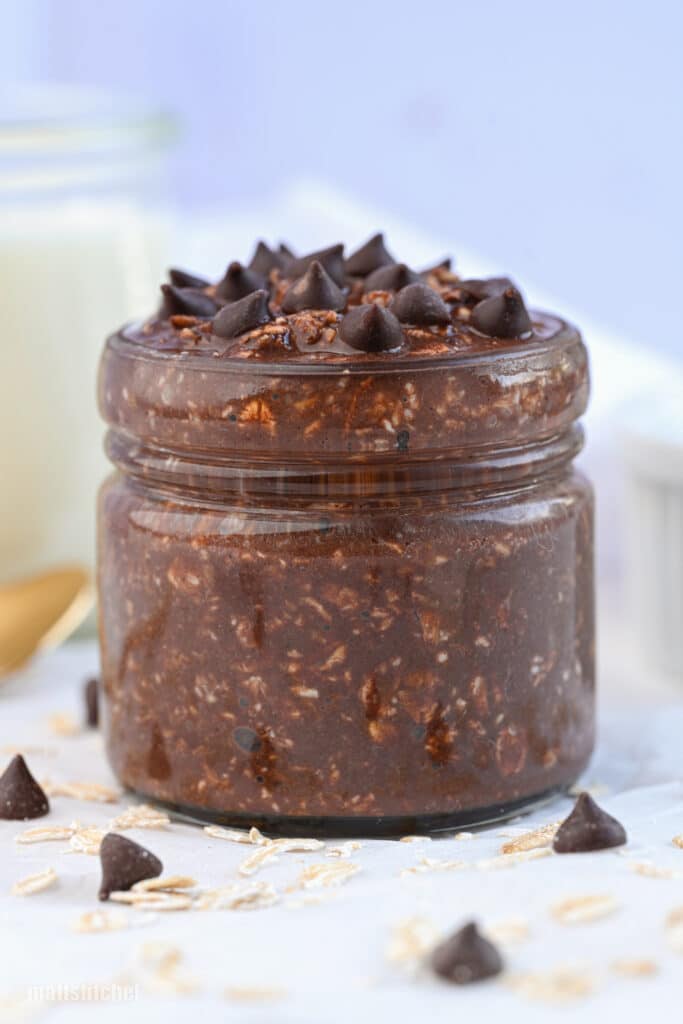 simple chocolate overnight oats for one