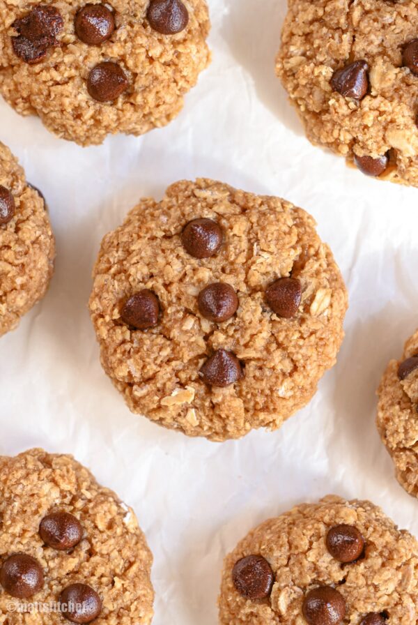 Healthy Peanut Butter Oatmeal Chocolate Chip Cookies