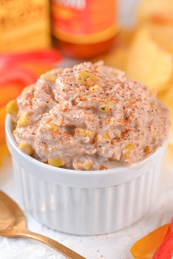 Healthy Buffalo Chicken Dip with Greek Yogurt