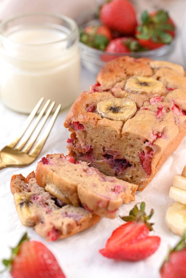 healthy strawberry bread with bananas