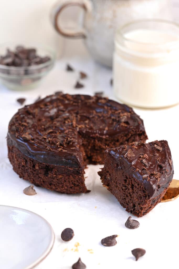 healthy flourless chocolate cake with banana