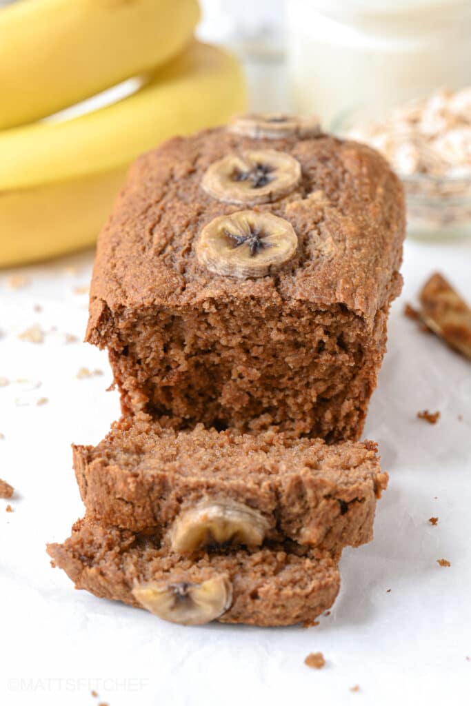 Moist banana bread with oats