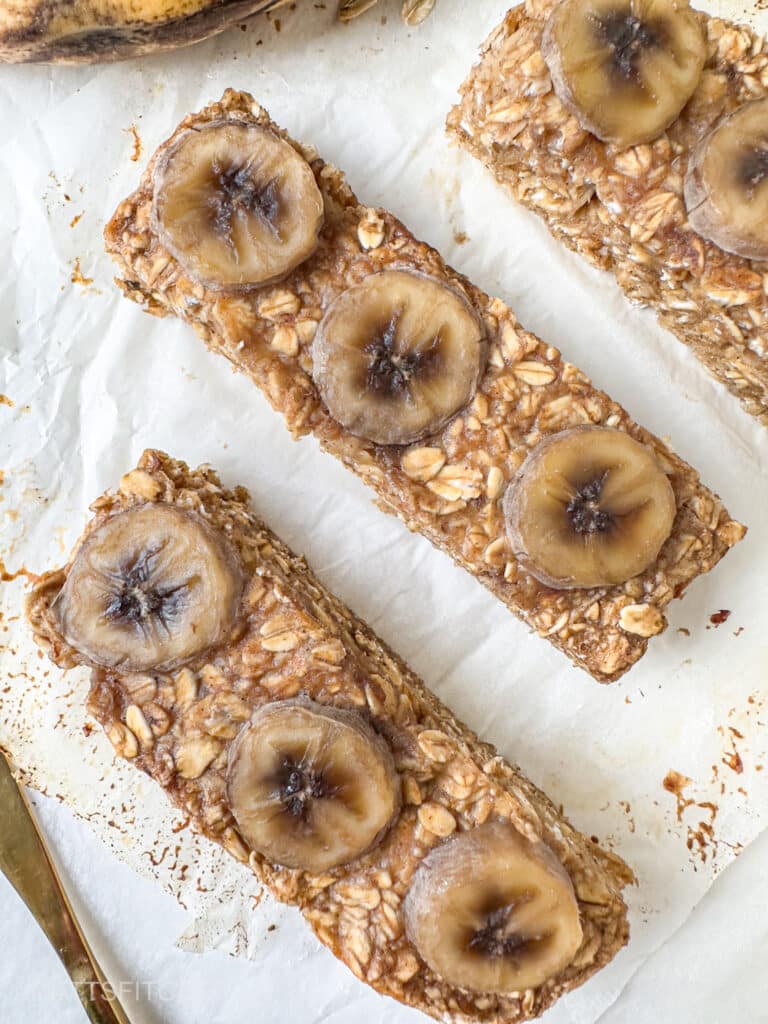 Eggless banana bars with oats