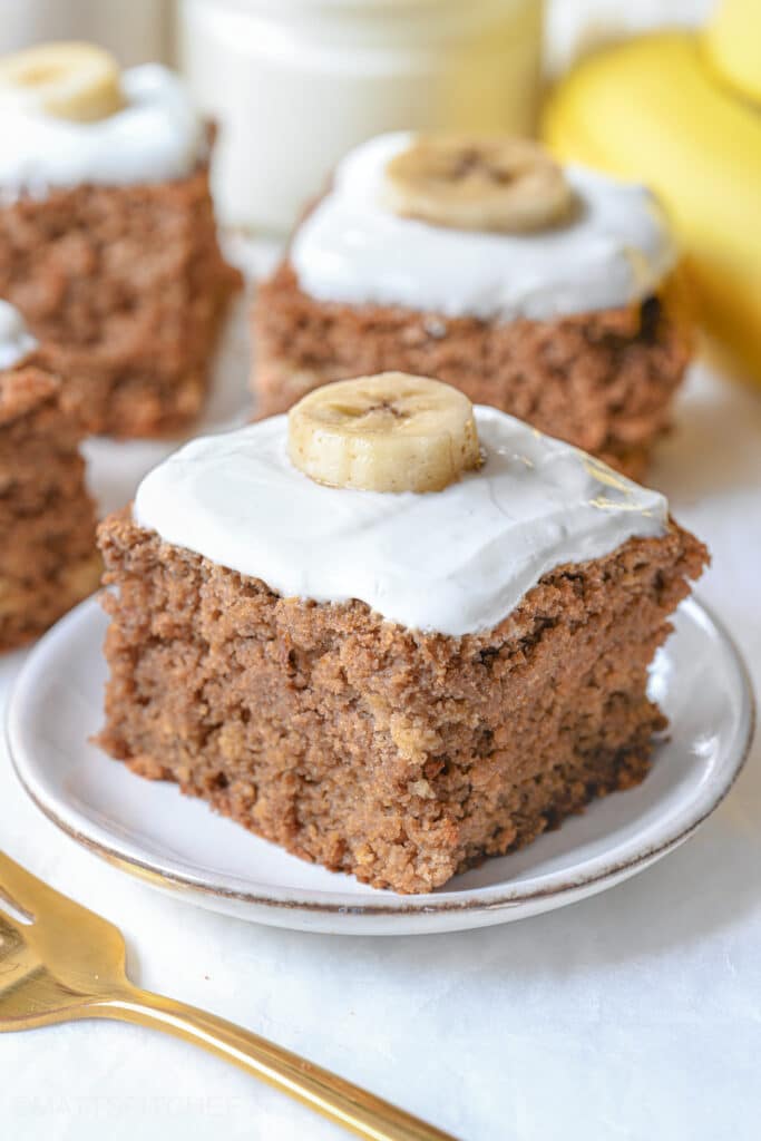 Healthy Banana Cake with Oats and Frosting
