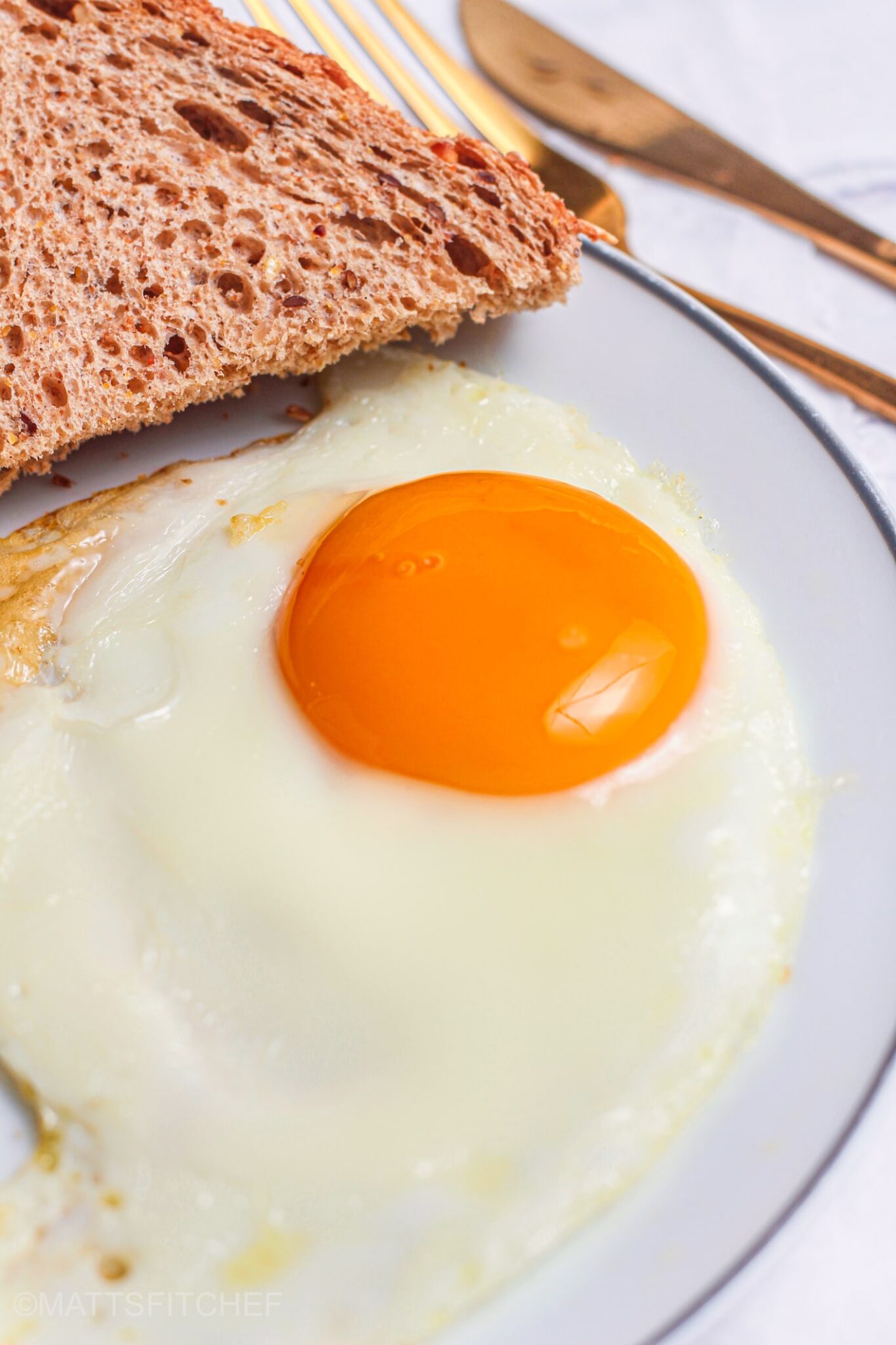 How to Make Sunny Side Up Eggs {perfect every time}