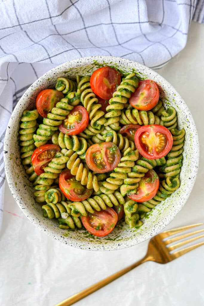 Creamy Spinach Pasta {15 Minute Recipe}