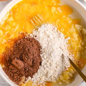 Adding cocoa powder and oat flour to the sugar-free batter