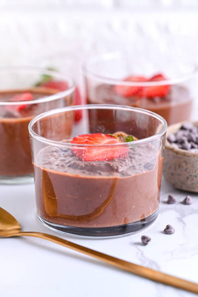 chocolate chia pudding with fresh berries