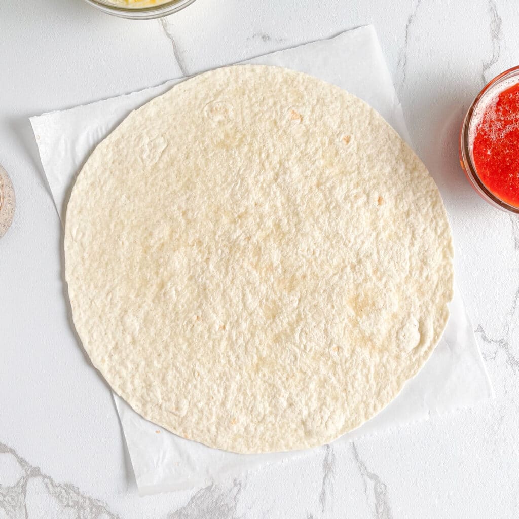 Tortilla wrap as base for pizza