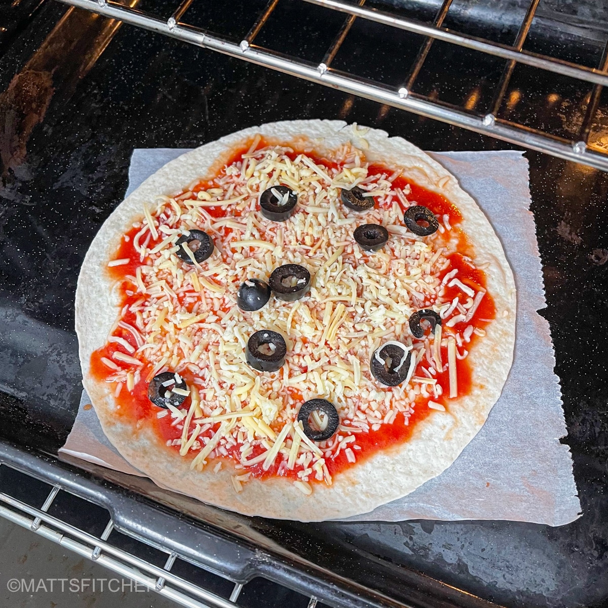 crispy-tortilla-pizza-15-minute-easy-recipe