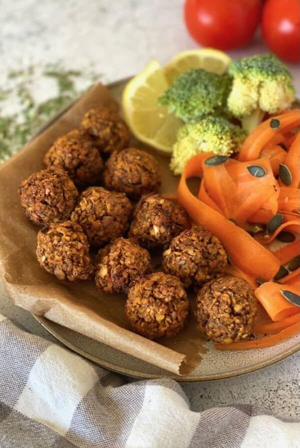 Crispy Italian lentil meatballs served in a plate